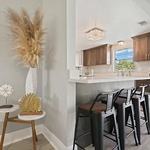  Holiday home Charming 3 Bed/ba W/pool And View!